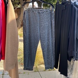 SUNDRY LEOPARD GRAY SWEATS